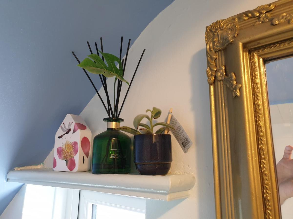 Lotus Pod House Homestay Horsell Dış mekan fotoğraf
