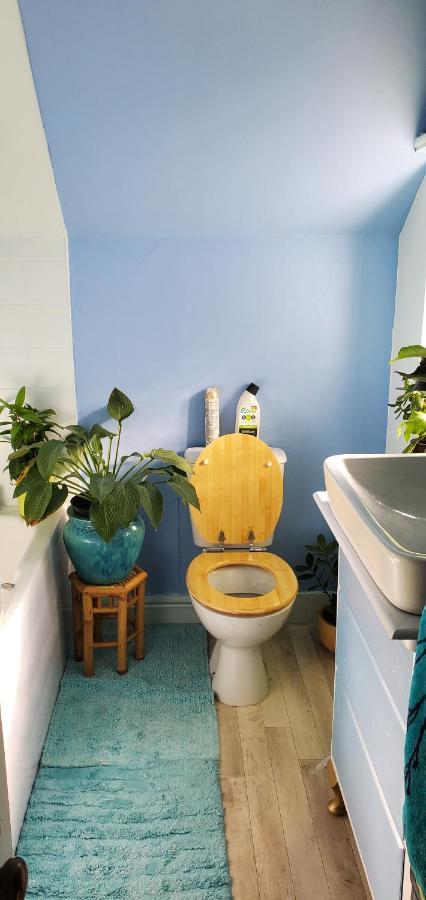 Lotus Pod House Homestay Horsell Dış mekan fotoğraf