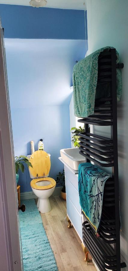 Lotus Pod House Homestay Horsell Dış mekan fotoğraf