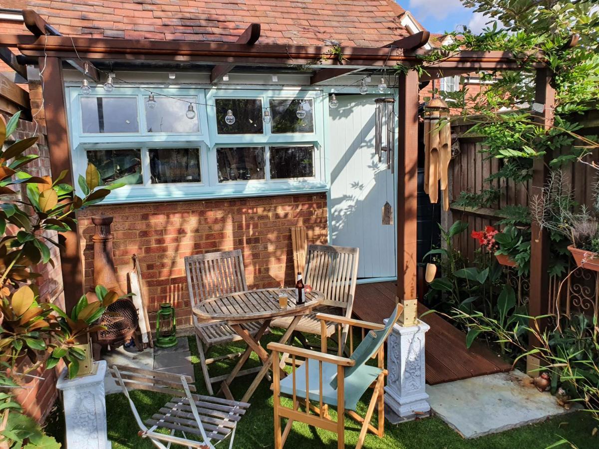 Lotus Pod House Homestay Horsell Dış mekan fotoğraf