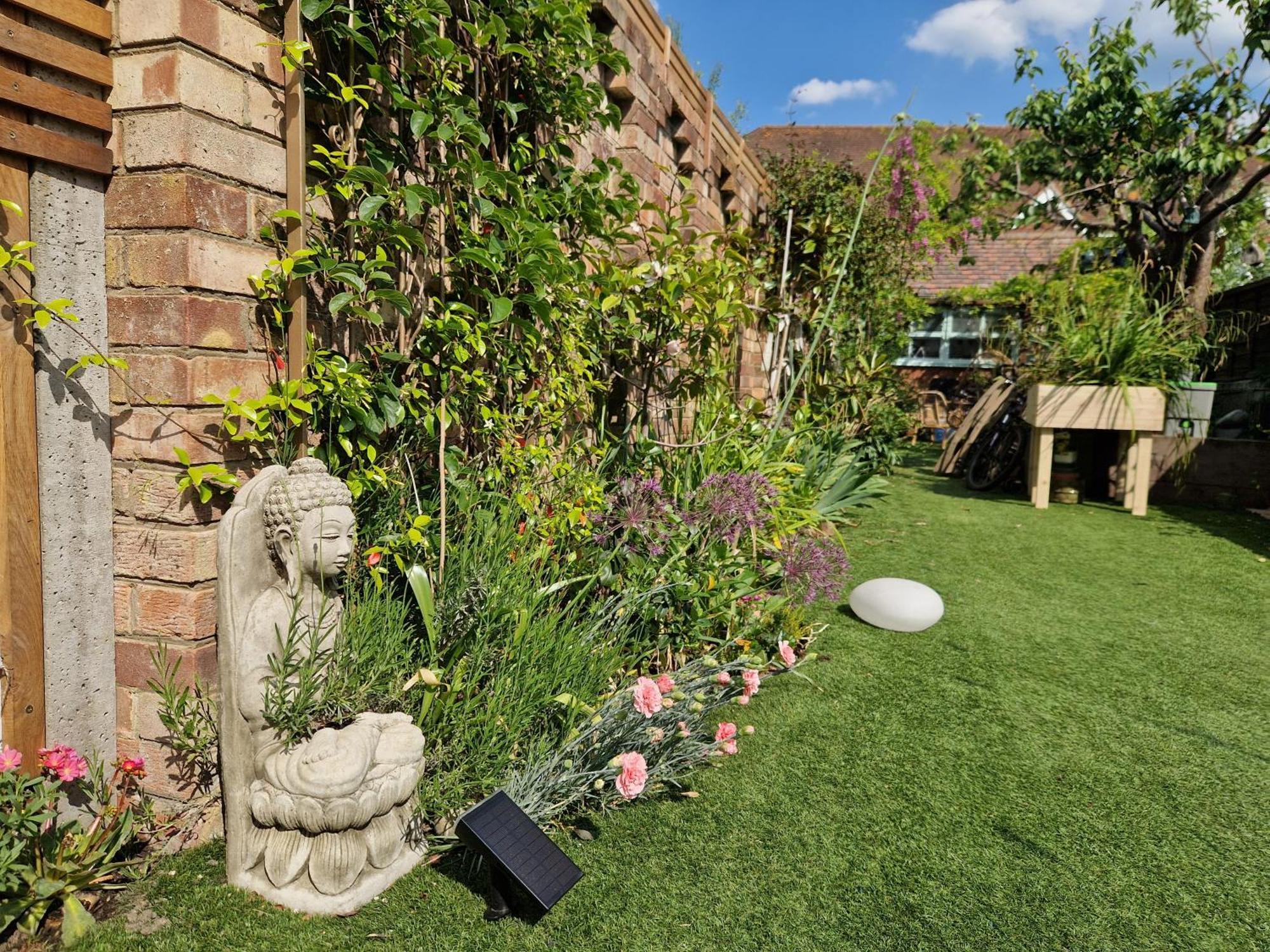 Lotus Pod House Homestay Horsell Dış mekan fotoğraf