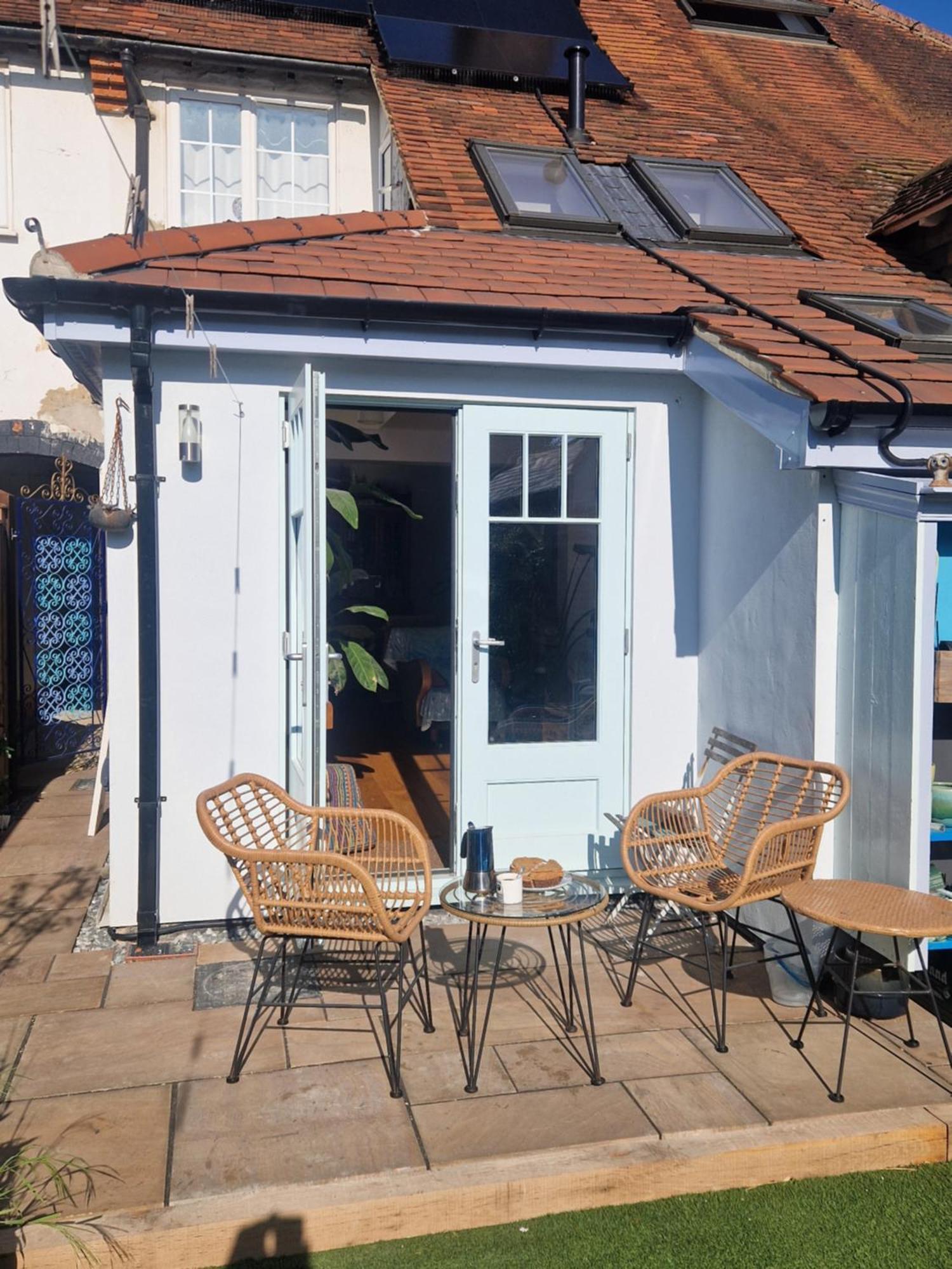 Lotus Pod House Homestay Horsell Dış mekan fotoğraf